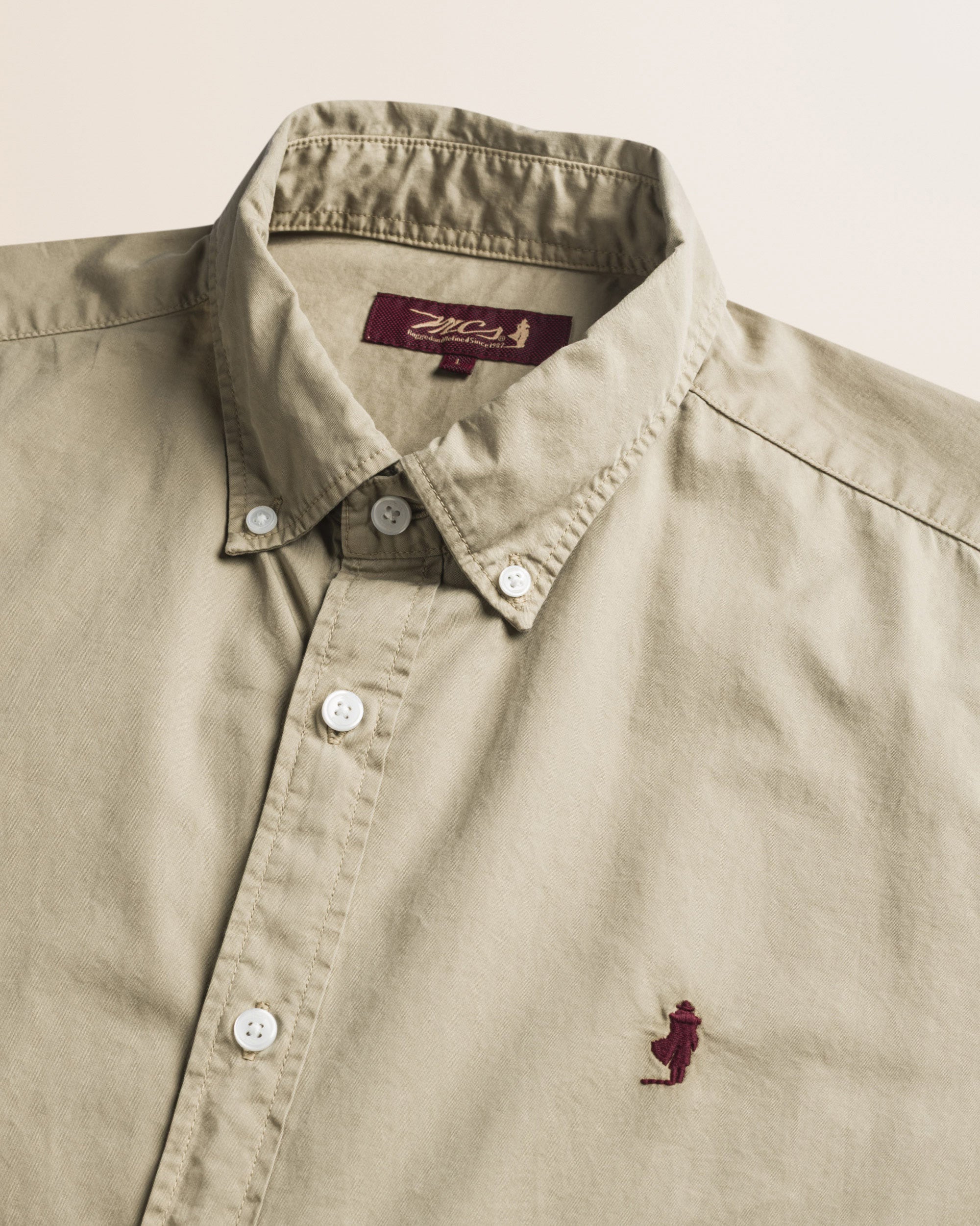 Camicia in Gabardina di Cotone Tinta in Capo dettaglio colletto - Elmwood Brown