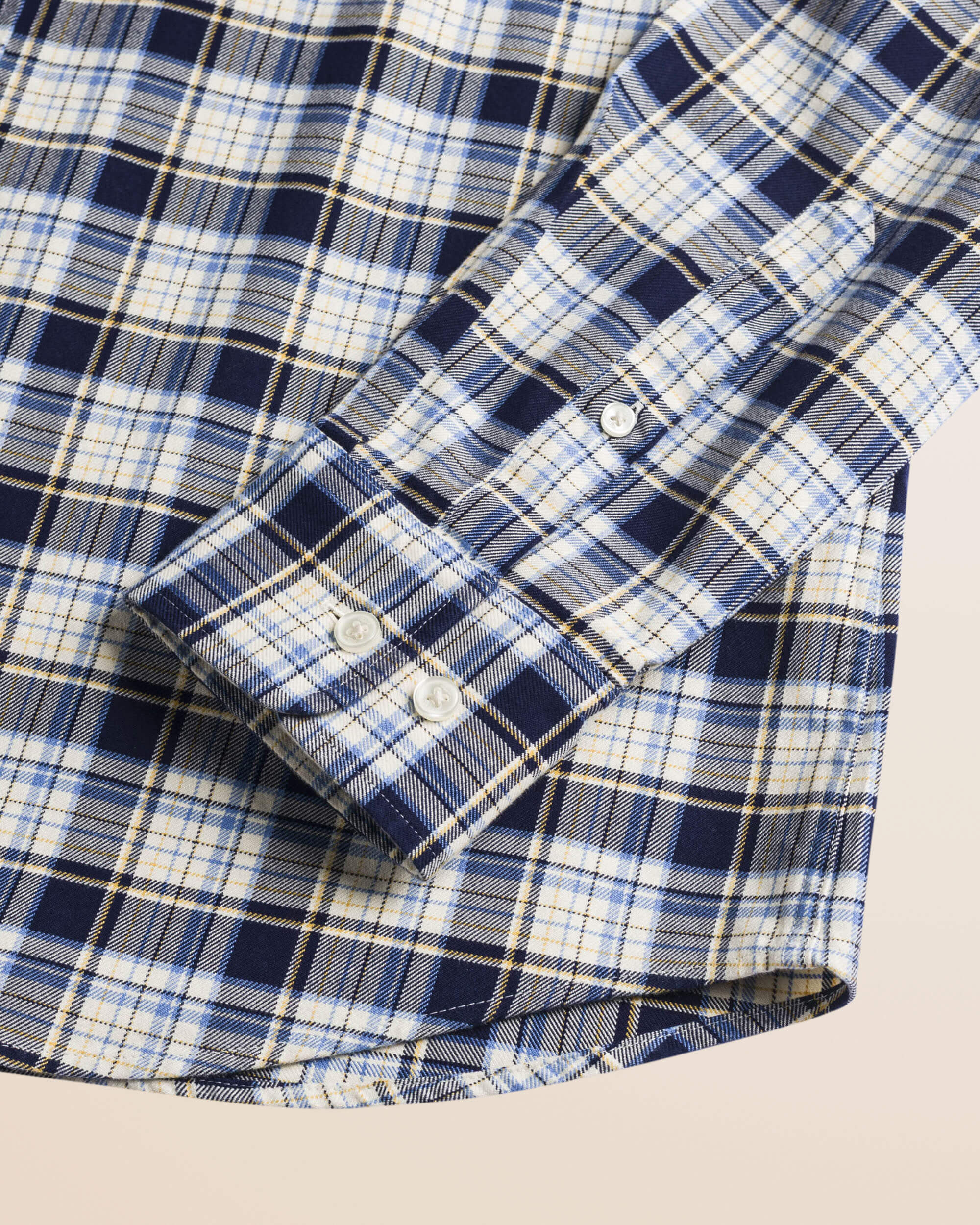 Camicia a Quadri in Flanella Leggera dettaglio manica - Blue Check