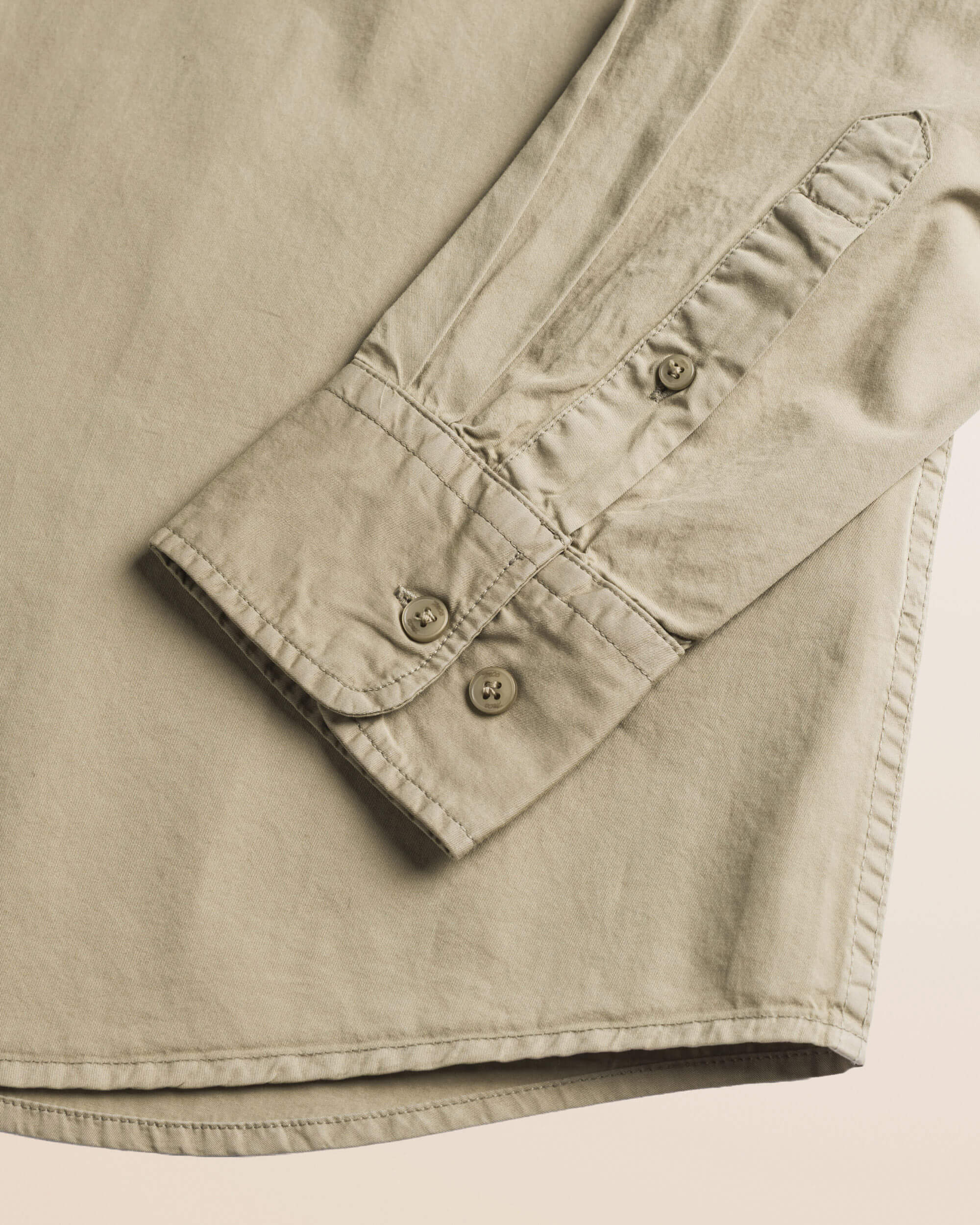 Camicia Workwear in Gabardina Tinta in Capo dettaglio manica - Elmwood Brown