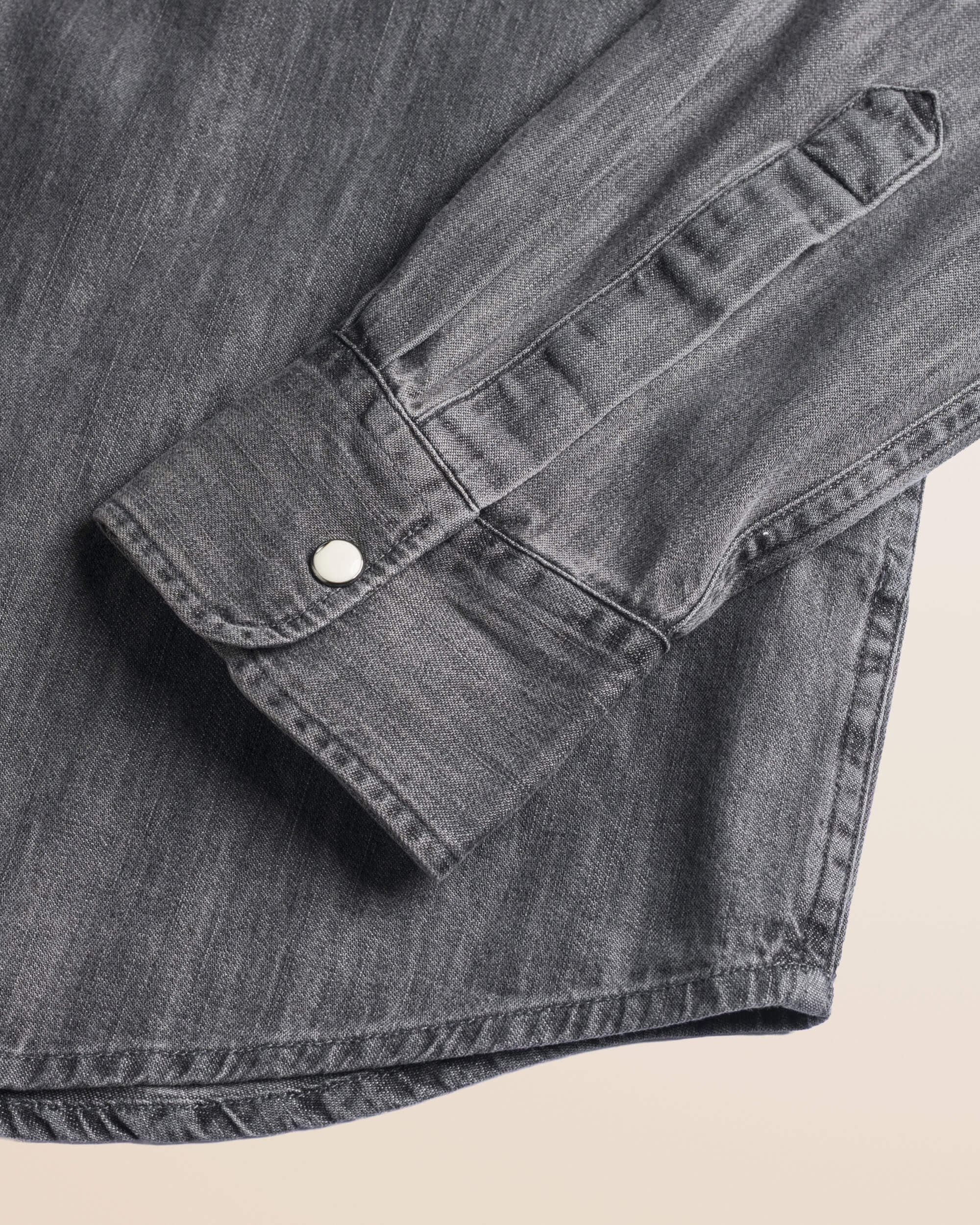 Camicia con Doppia Tasca e Bottoni a Pressione dettaglio manica - Grey Denim