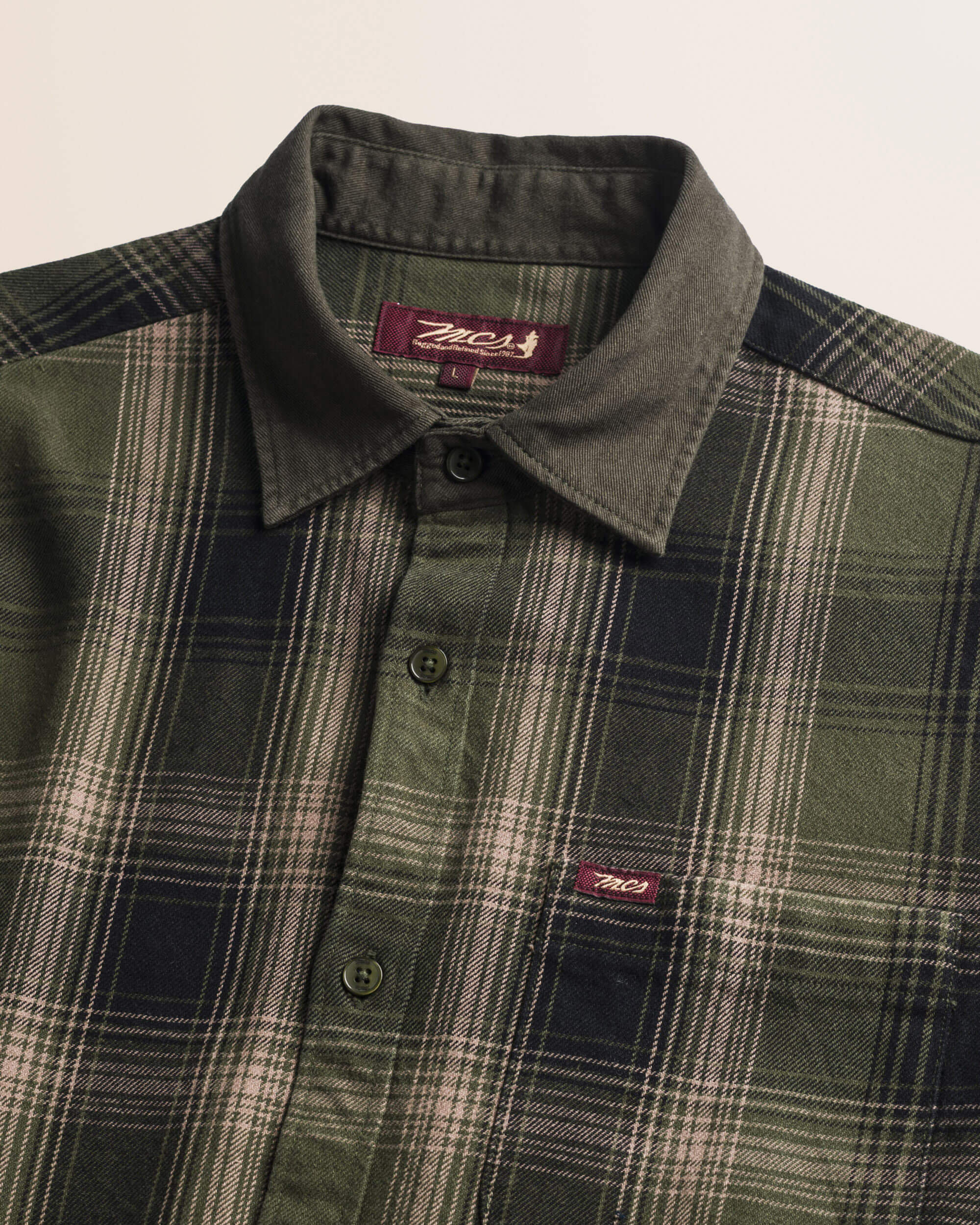 Camicia a Quadri in Cotone Pesante con Collo a Contrasto dettaglio colletto - Dark Green Check