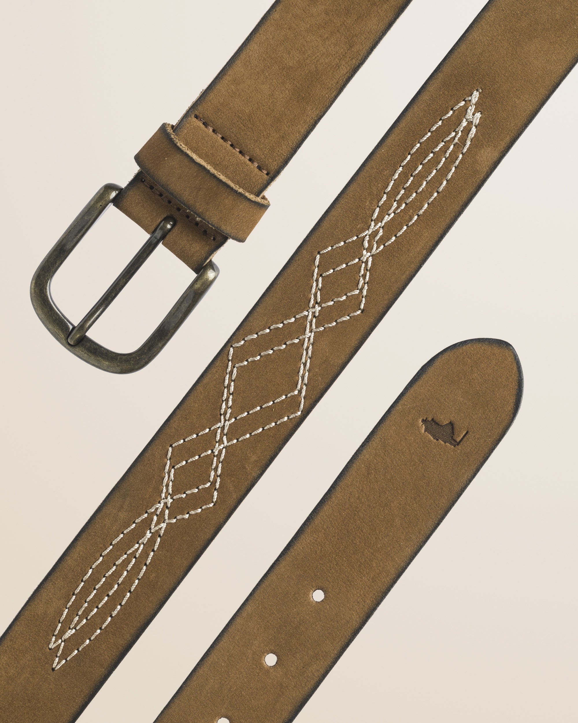 Cintura in Pelle Scamosciata con Ricamo Made in Italy dettaglio - Washed Leather
