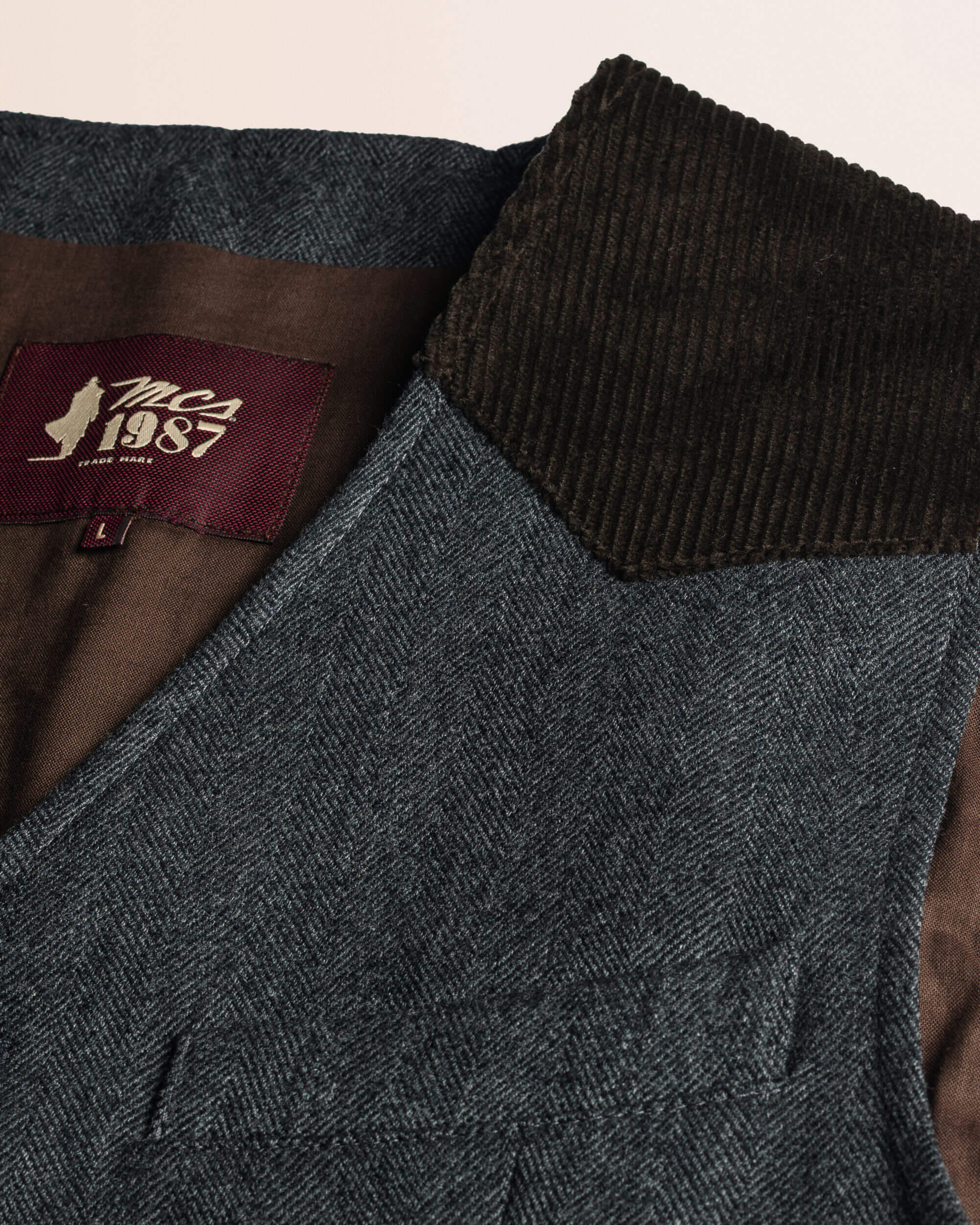 Gilet in Lana Herringbone dettaglio colletto - Herringbone Grey Melange