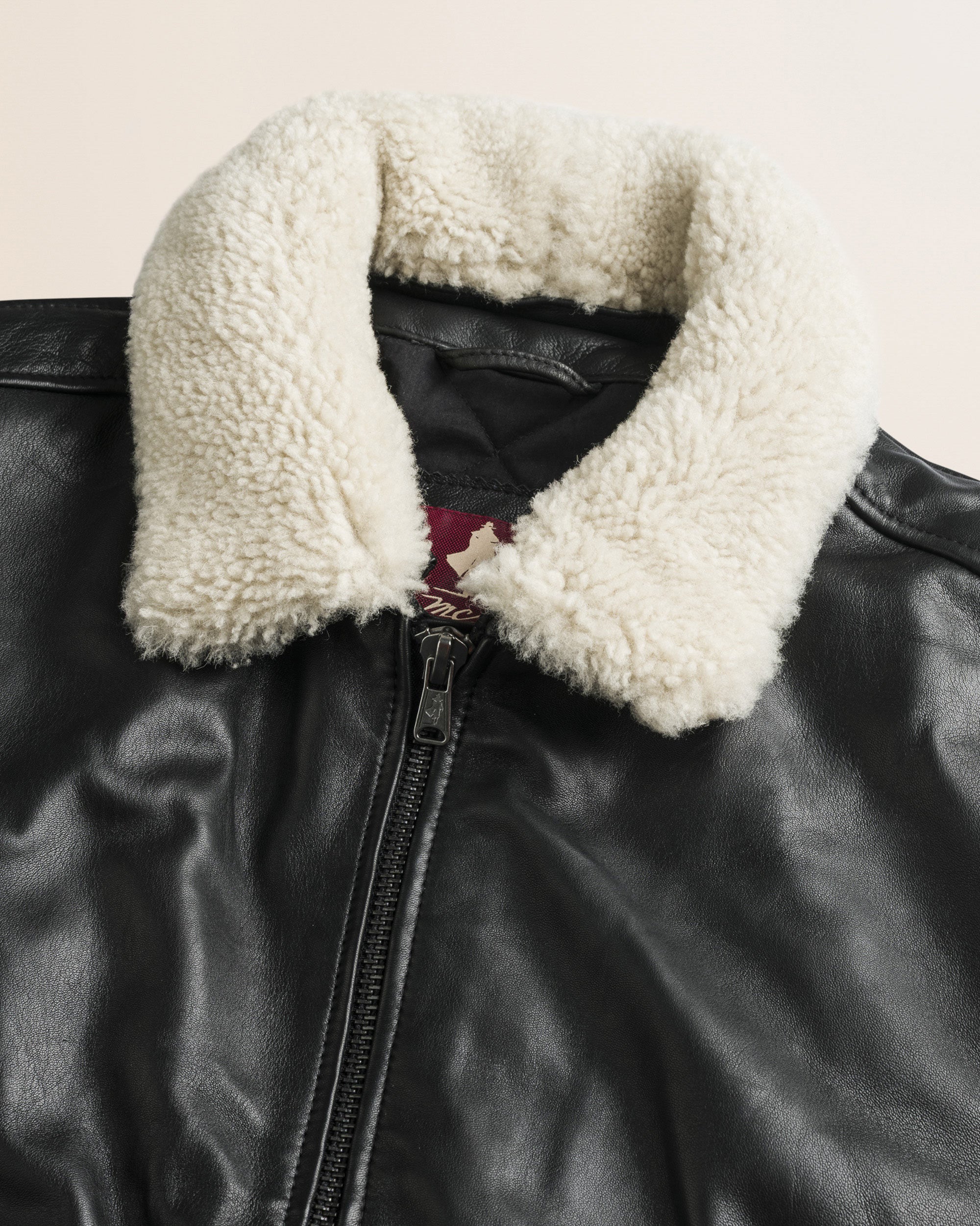 Giubbotto Aviatore in Pelle con Collo Staccabile dettaglio colletto - Black