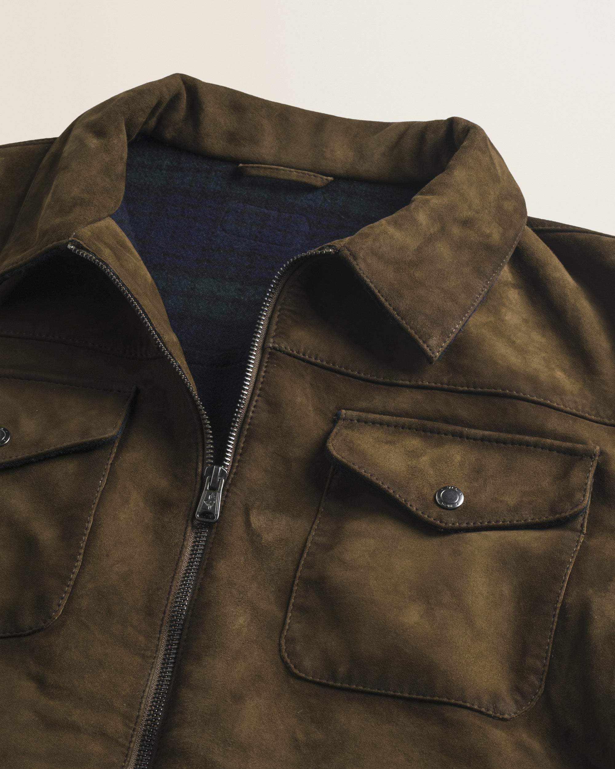Giacca Harrington in Pelle Scamosciata Cerata dettaglio colletto - Cognac