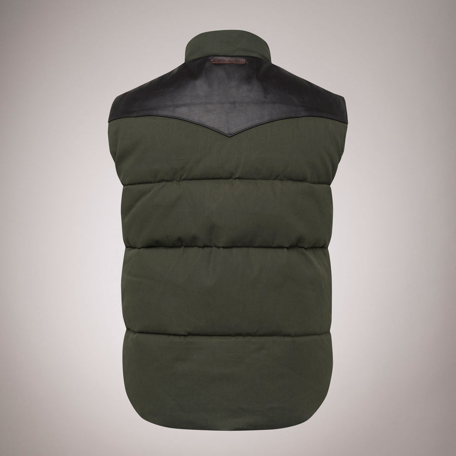 Sleeveless quilted jacket 