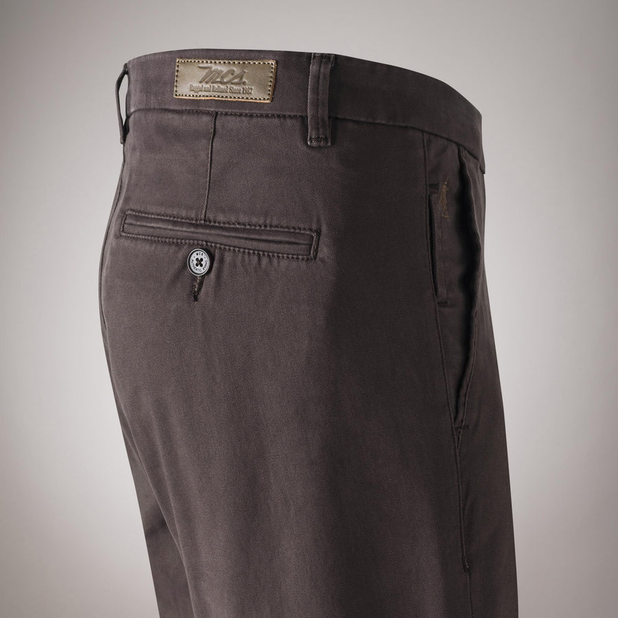 Chino in gabardina di cotone Regular Fit