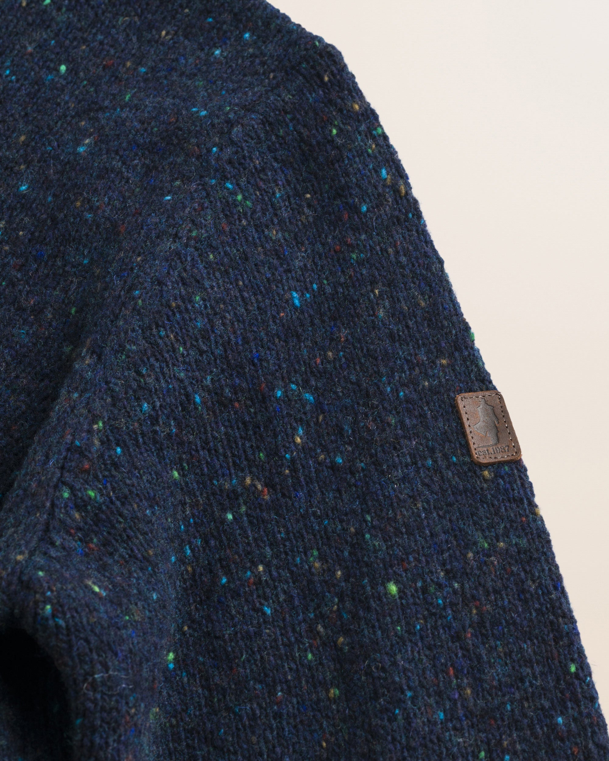 Dolcevita Bottonato in Misto Lana dettaglio - Indigo Dust