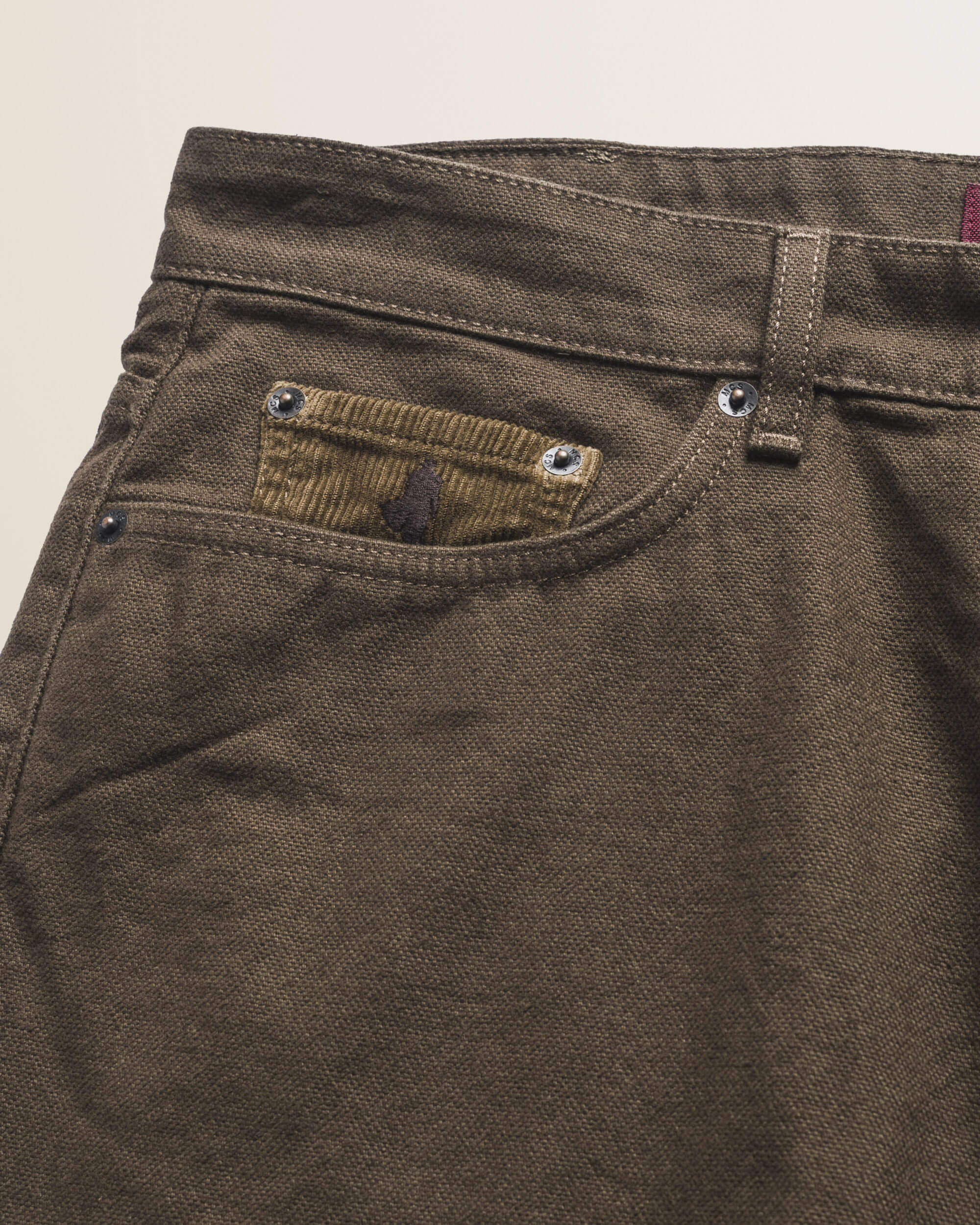 Pantalone 5 Tasche in Canvas Delavè Regular Fit dettaglio tasca - Chocolate