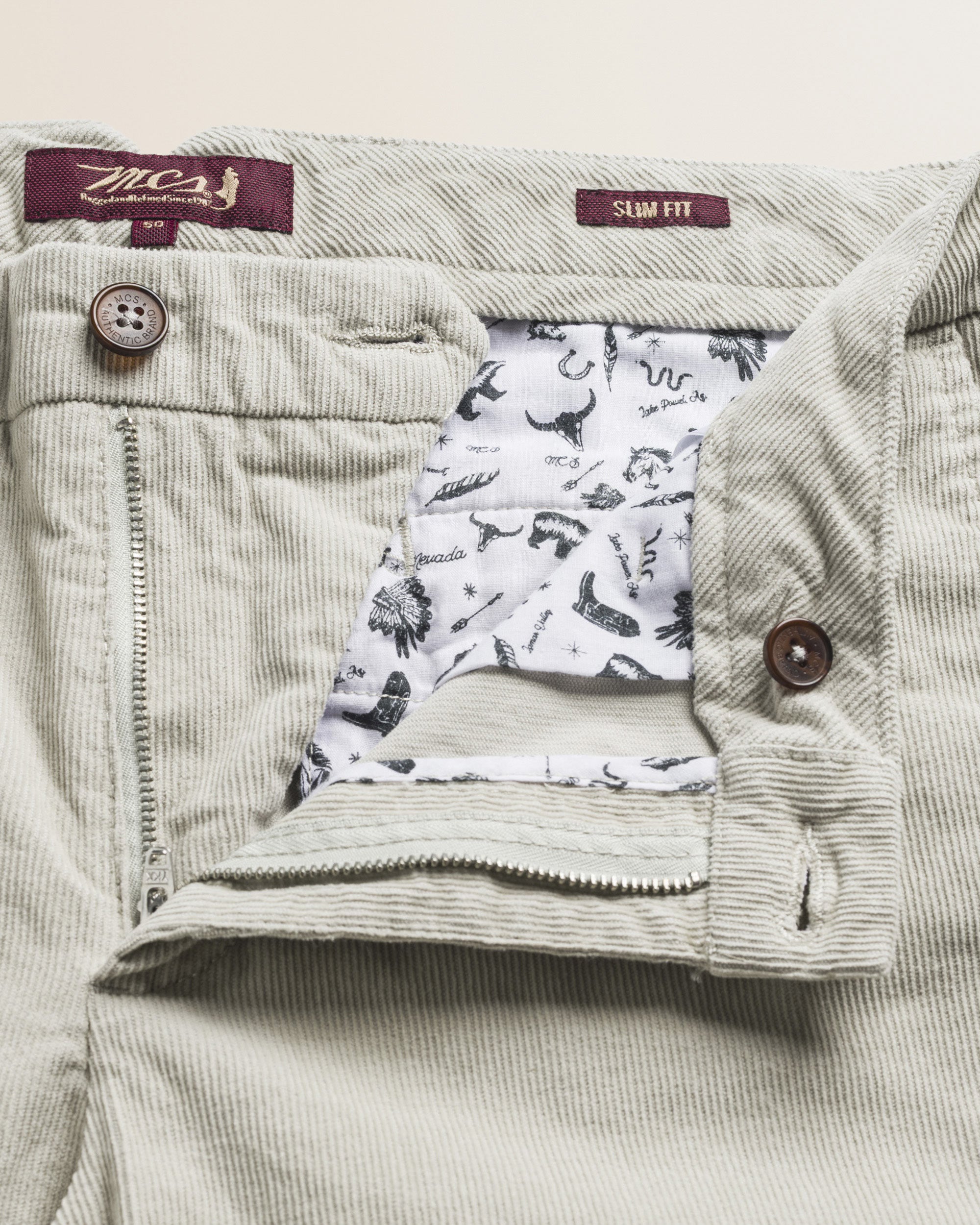 Pantalone Chino in Velluto 1000 Righe Slim Fit dettaglio apertura - Silver Birch