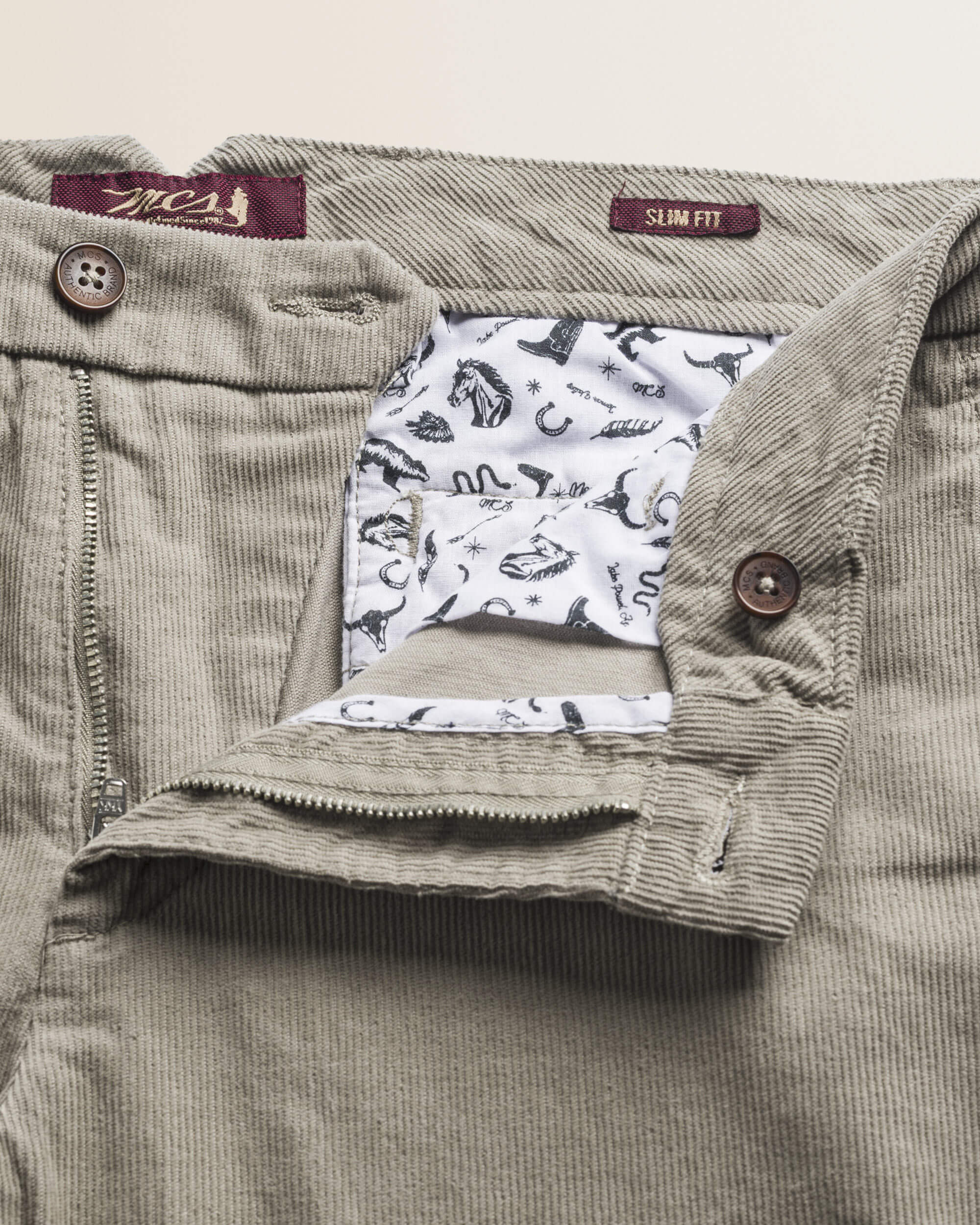 Pantalone Chino in Velluto 1000 Righe Slim Fit dettaglio apertura - Sand