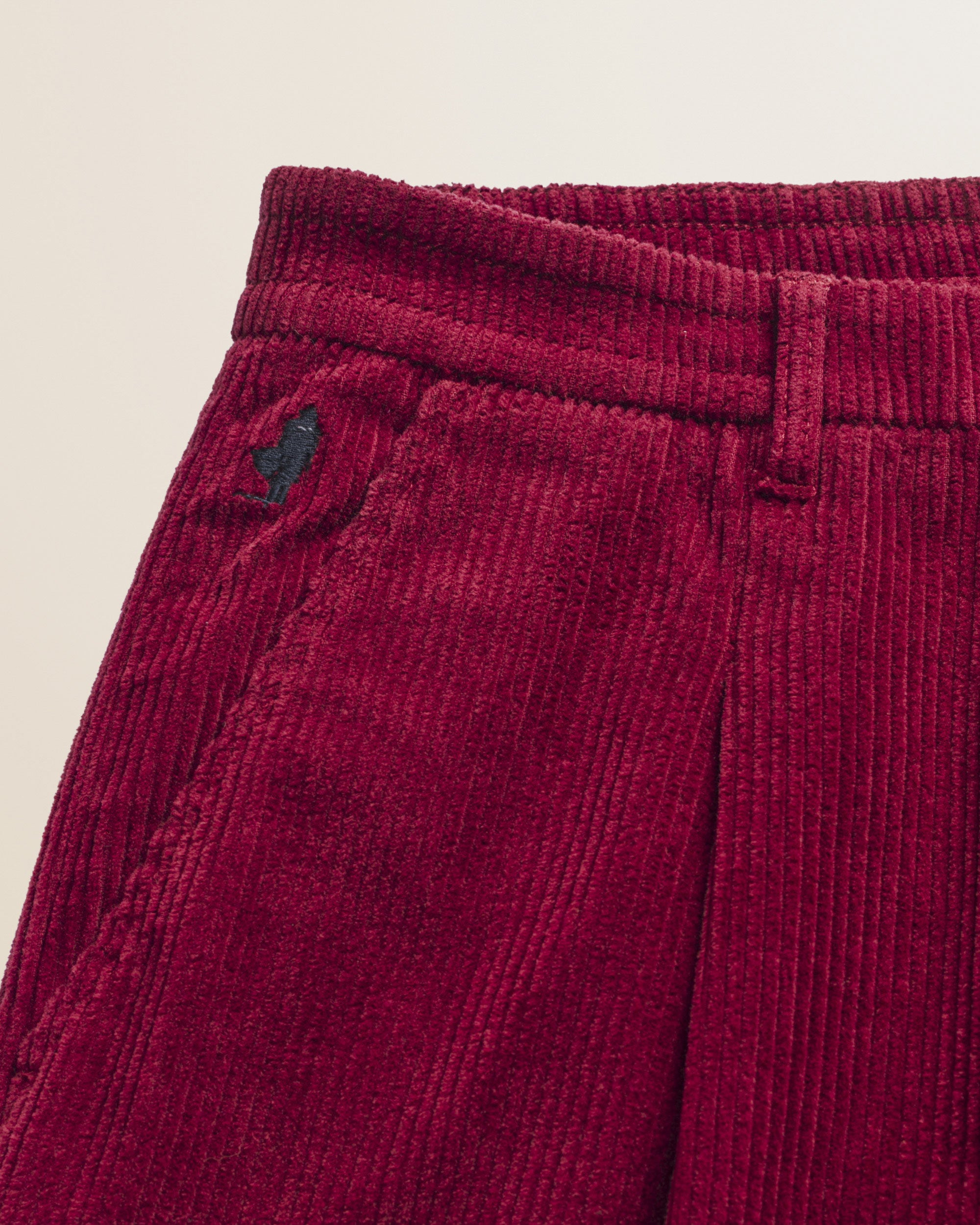 Pantalone Chino in Velluto a Coste Larghe Relaxed Fit dettaglio tasca - Merlot