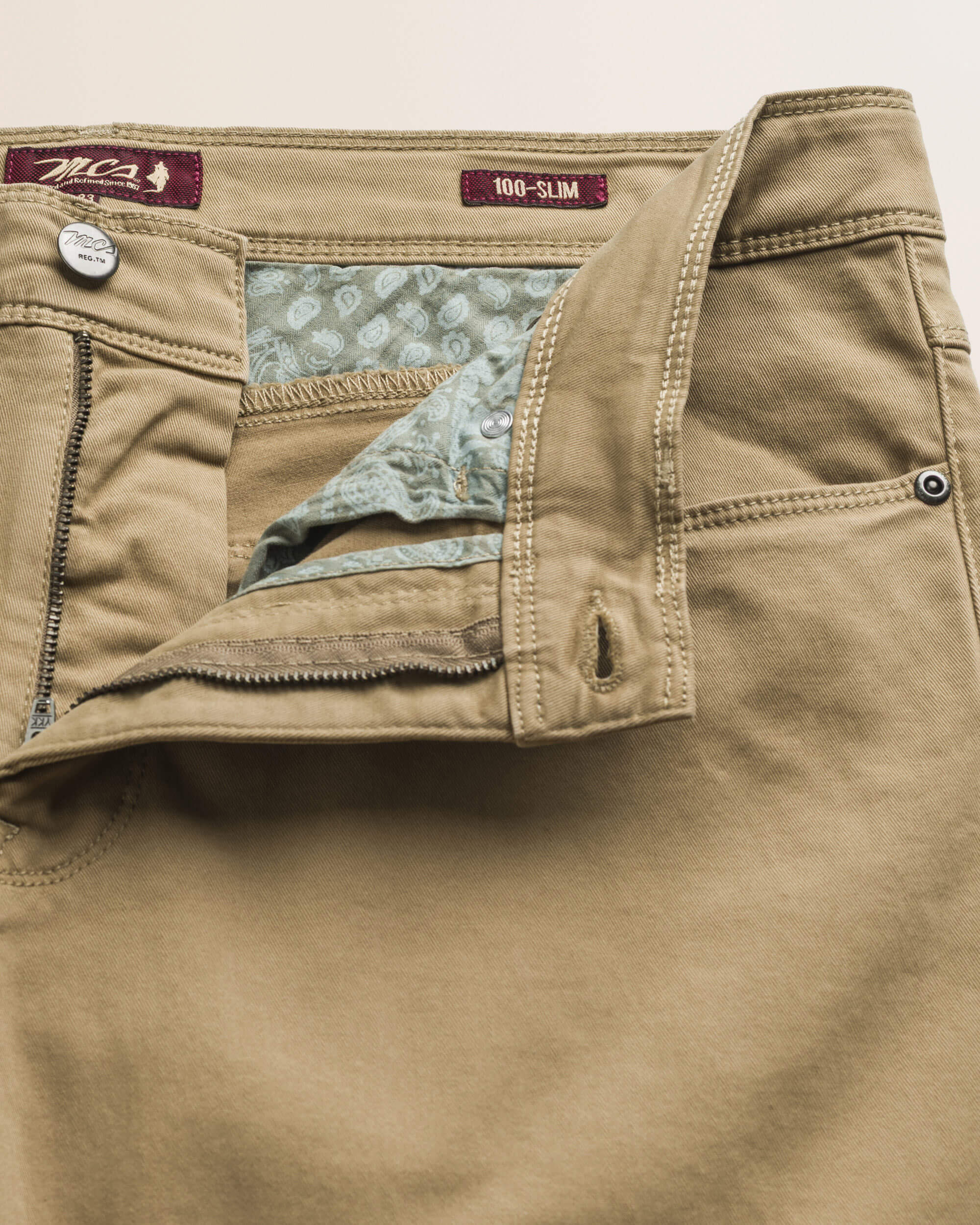 Pantalone 5 Tasche in Gabardina Slim Fit dettaglio apertura - Elmwood Brown