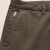 Pantalone Chino in Gabardina Slim Fit dettaglio tasca - Chocolate