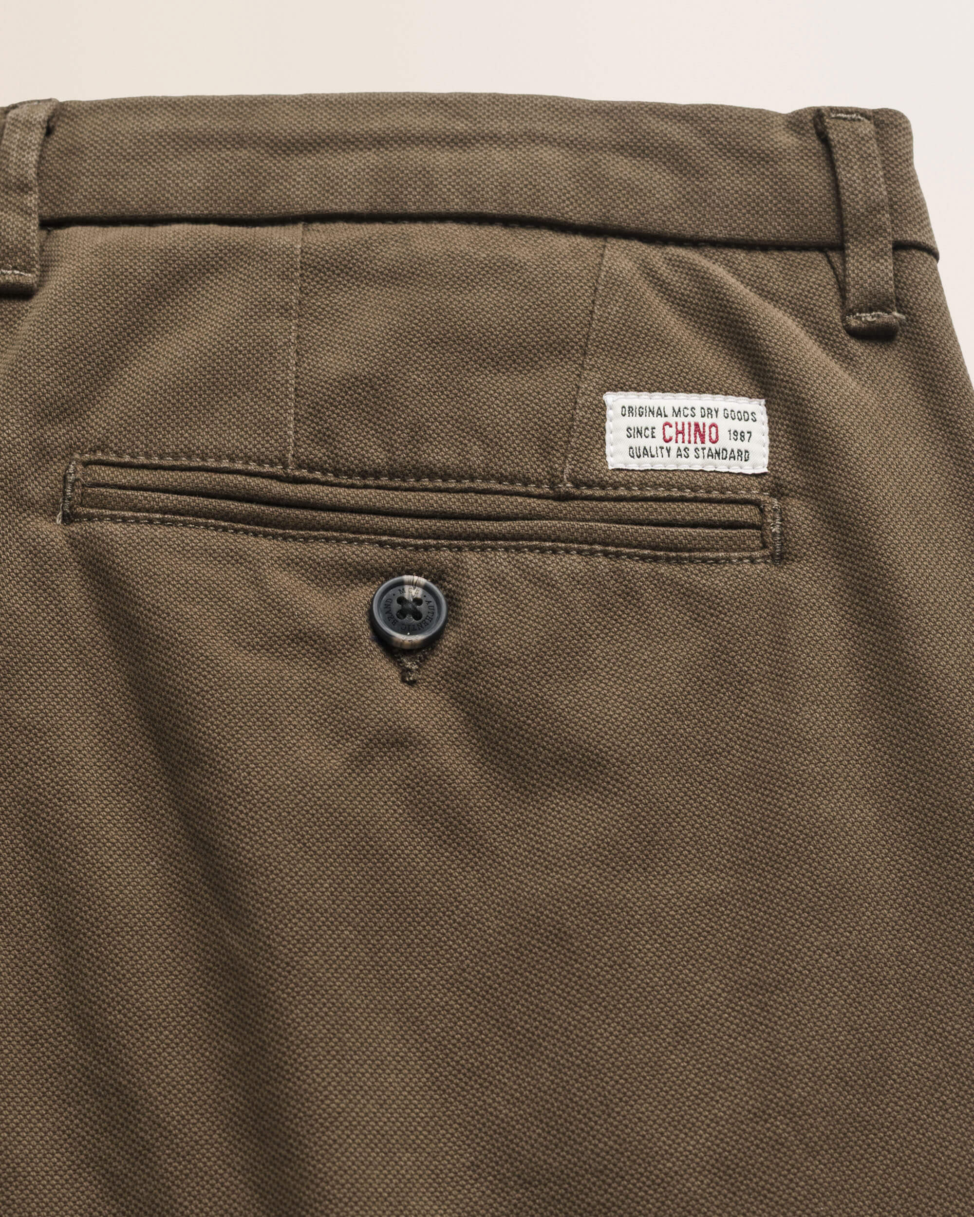 Pantalone Chino in Cotone Dobby Slim Fit dettaglio retro - Chocolate
