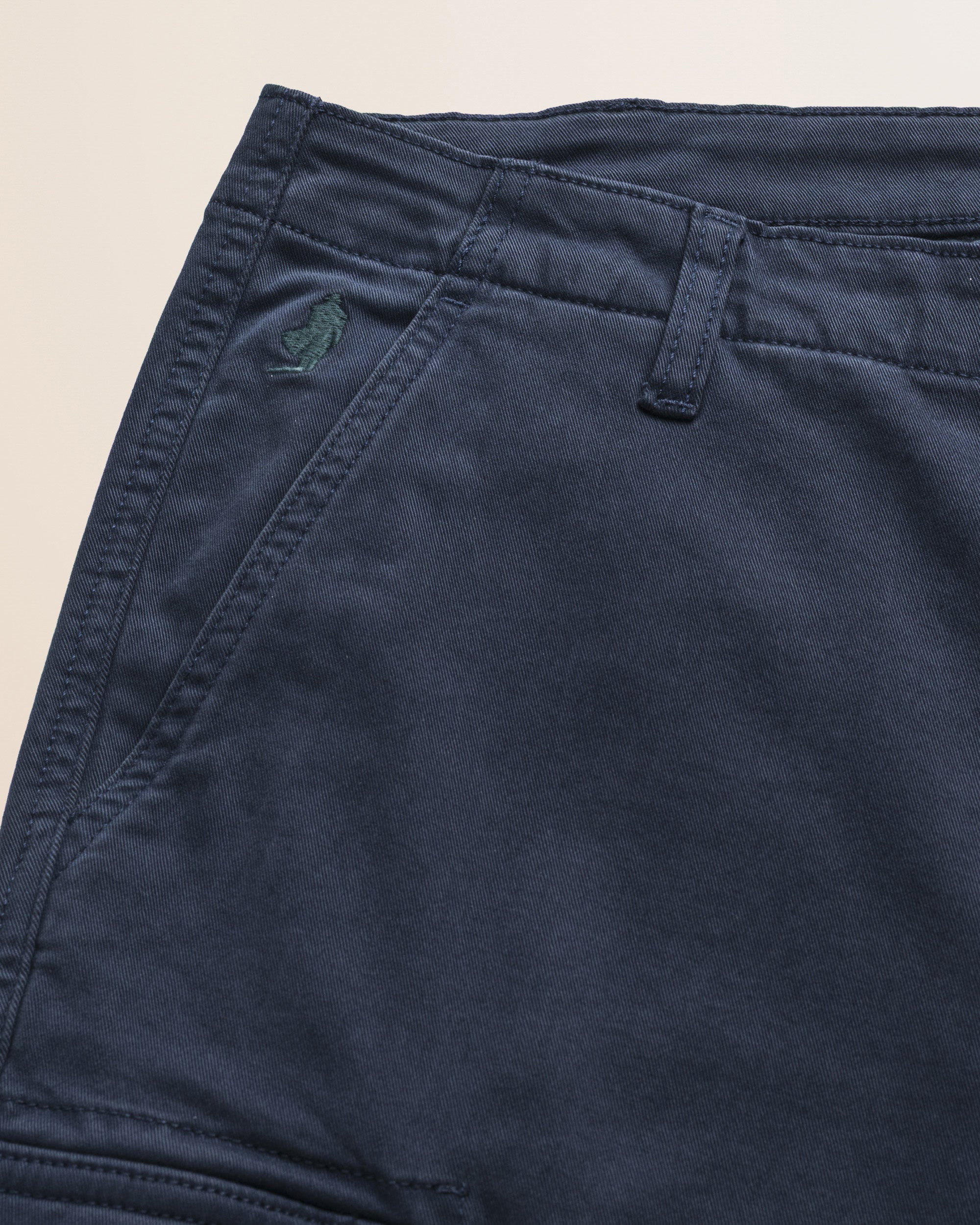Pantalone Cargo in Gabardina Regular Fit dettaglio tasca - Navy Blue