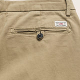 Pantalone Chino con Pence in Gabardina Relaxed Fit dettaglio retro - Elmwood Brown
