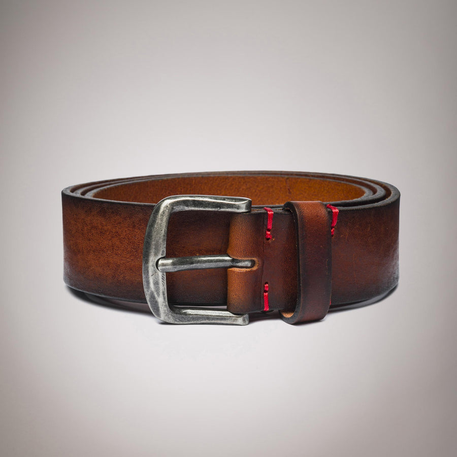 Cintura in pelle con ricamo