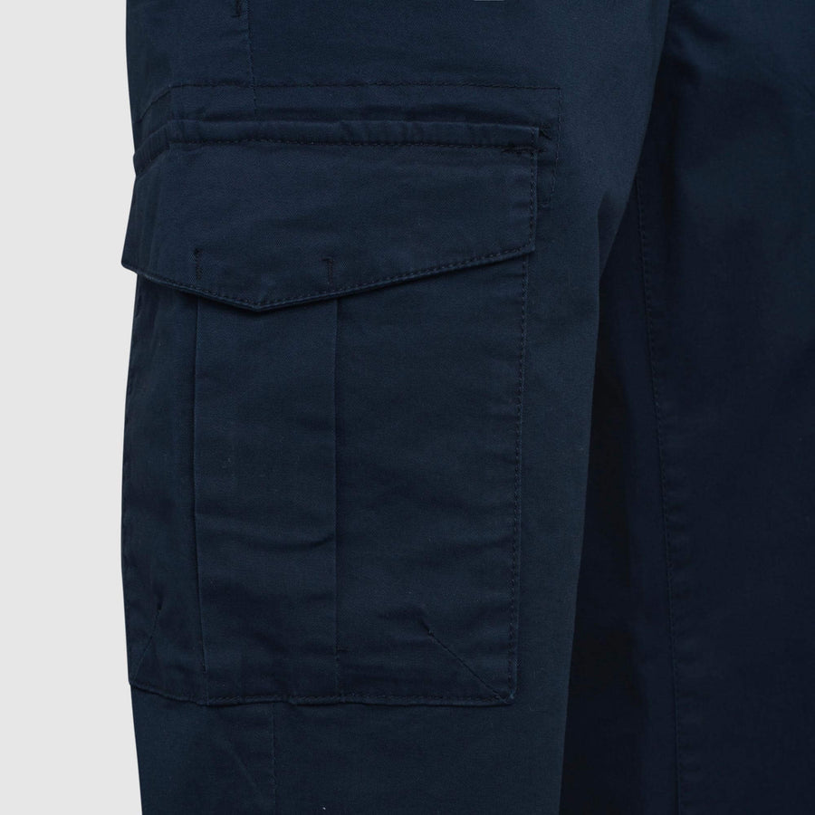 Pantaloni cargo con tasche laterali in gabardina stretch