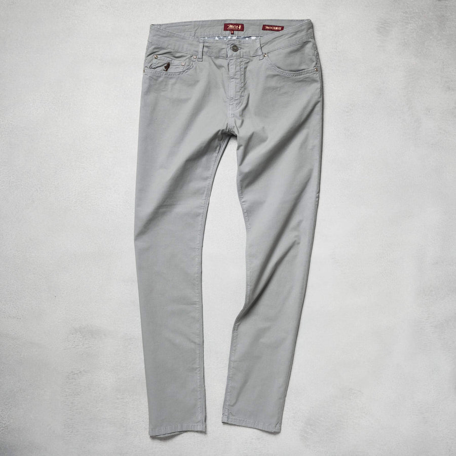 Pantaloni cinque tasche in gabardina stretch
