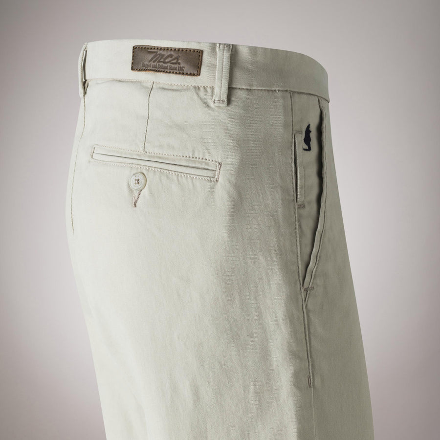 Chino in gabardina di cotone Regular Fit