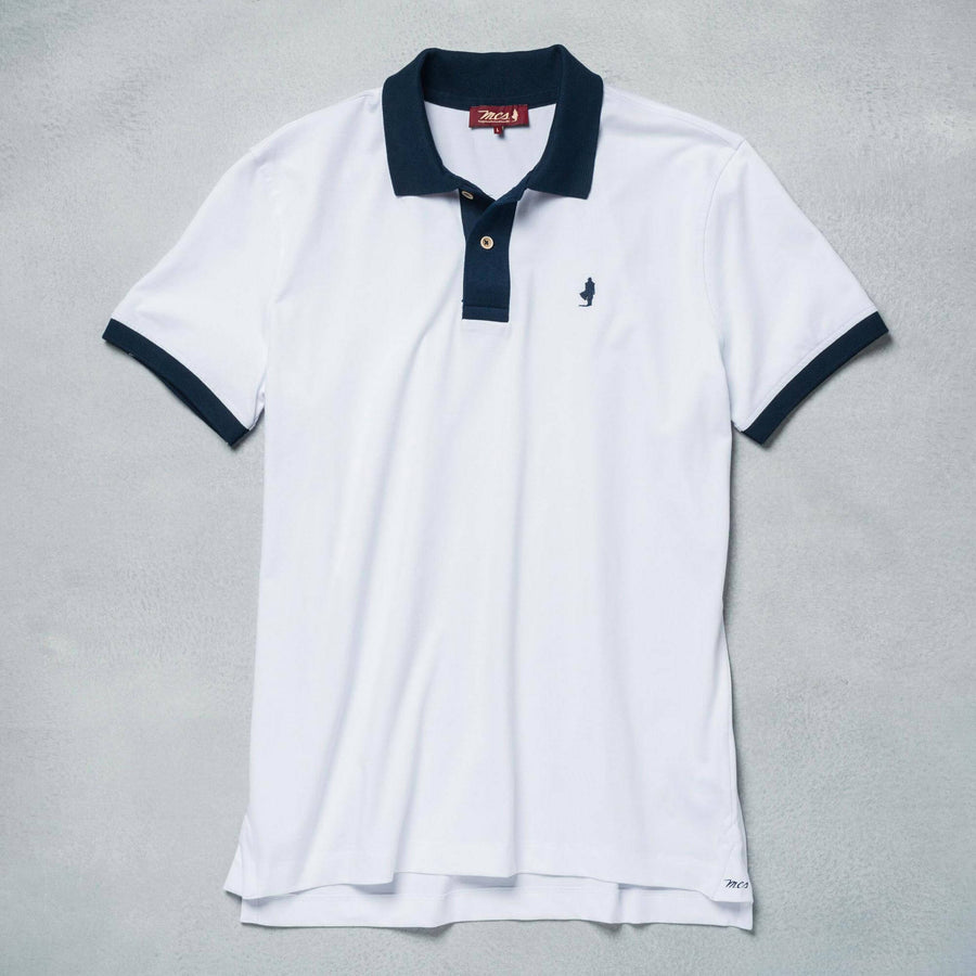 Polo shirt with coloured contrast collar