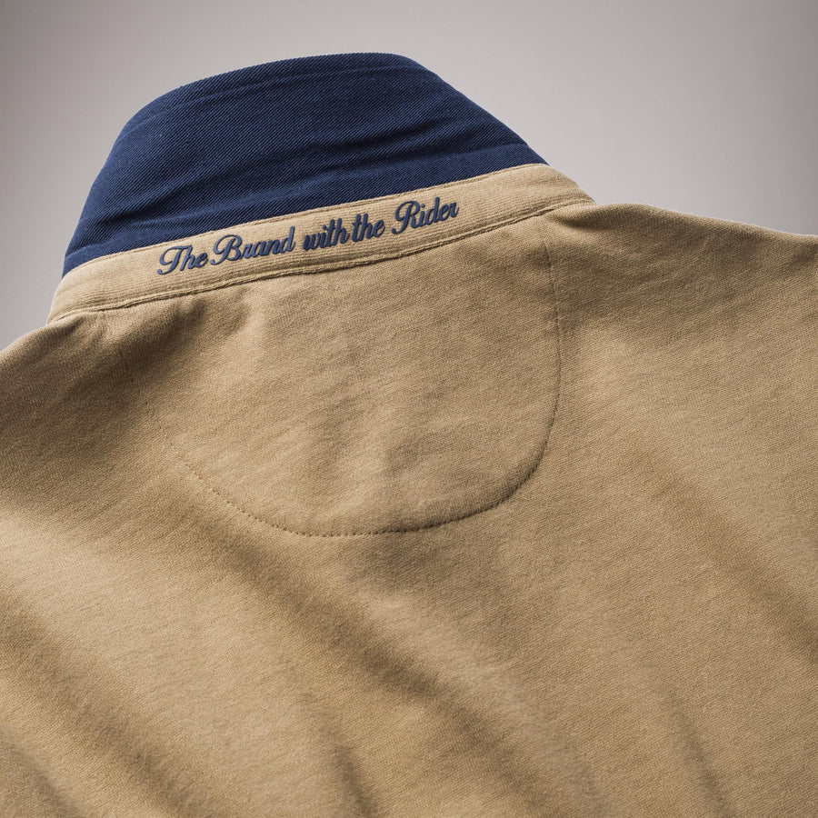 Polo shirt with contrast collar