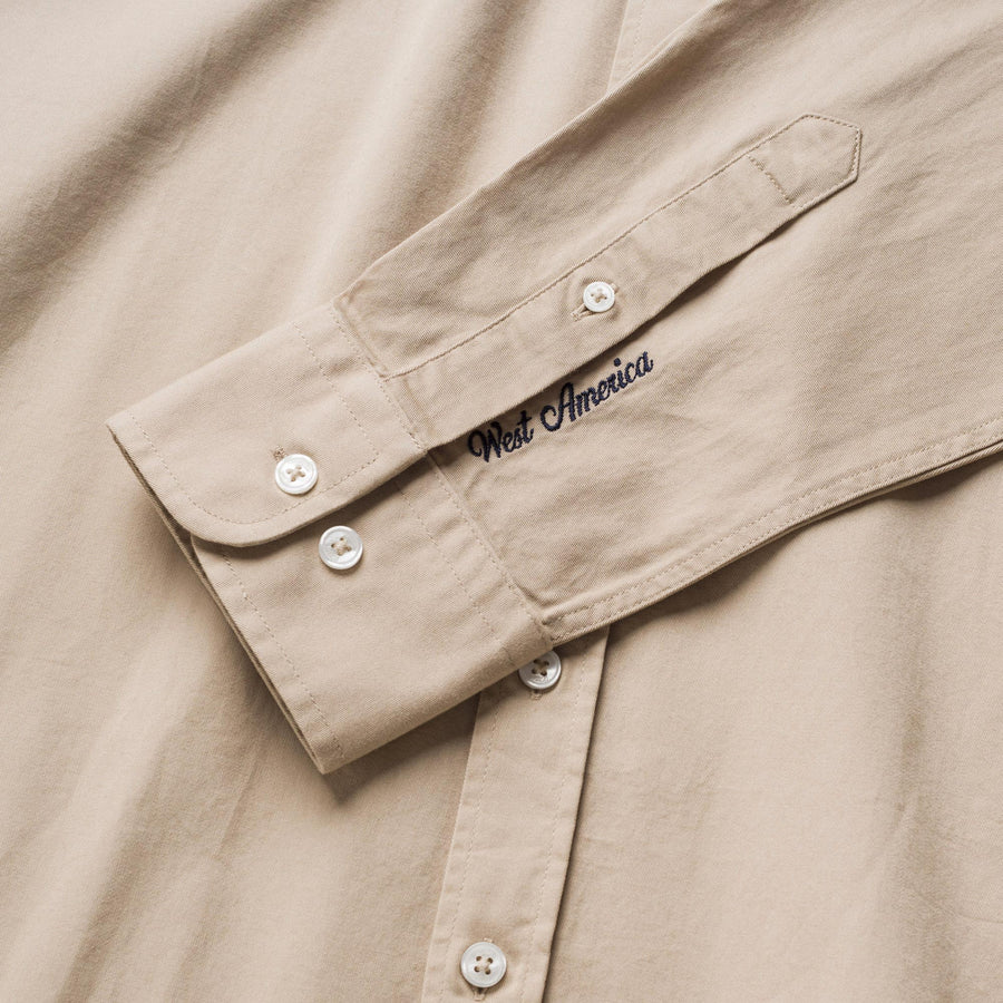 Solid colour button-down shirt in cotton gabardine