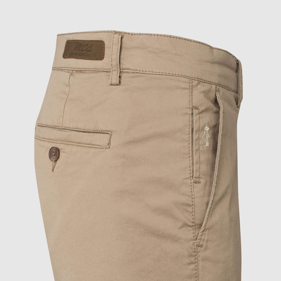 Bermuda shorts in cotton gabardine