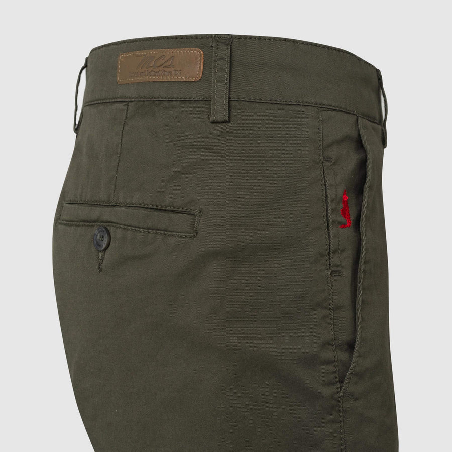 Bermuda shorts in cotton gabardine