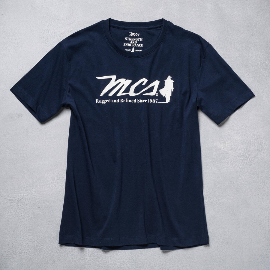 Solid colour T-shirt with large logo print